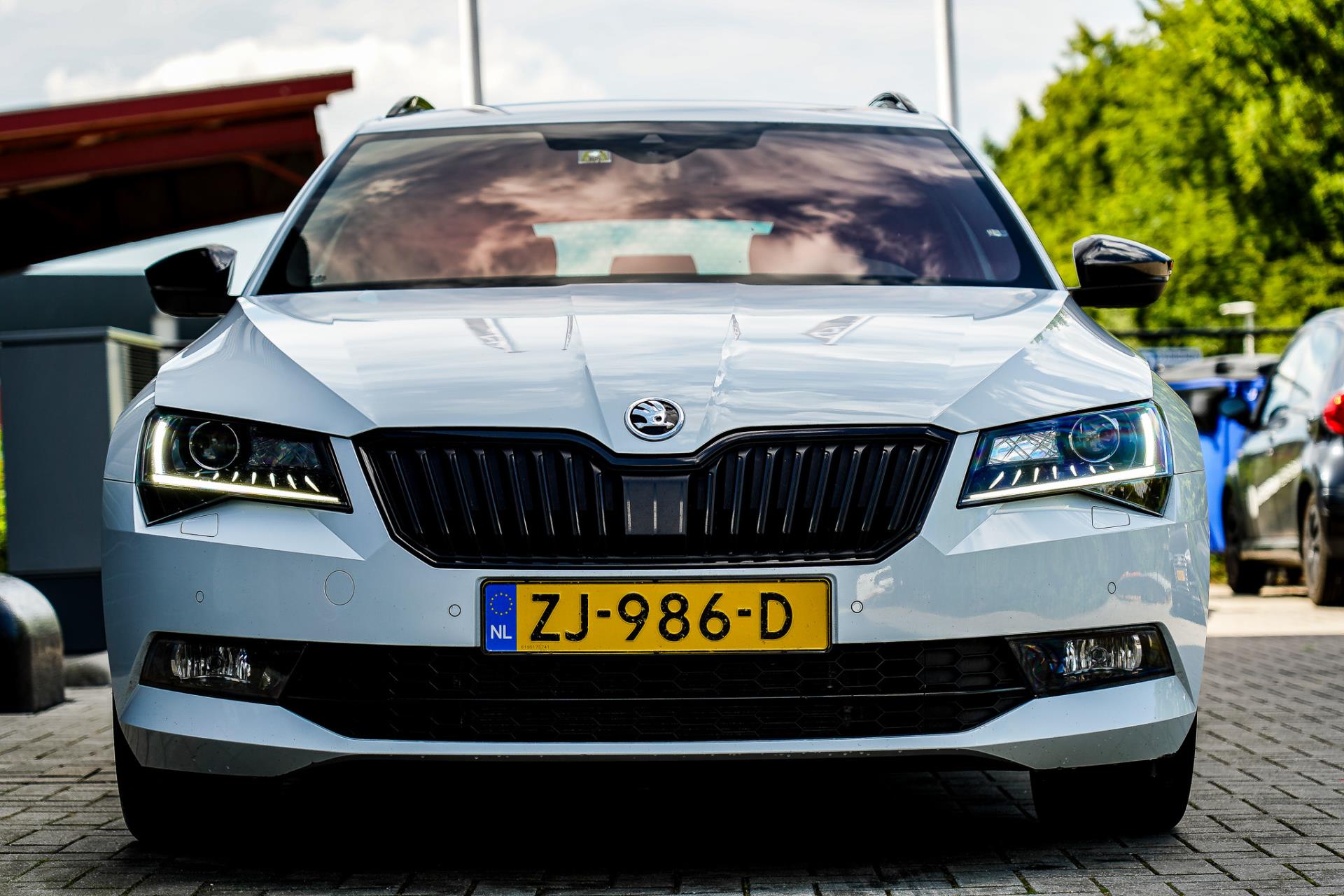 47052548-24.jpg
