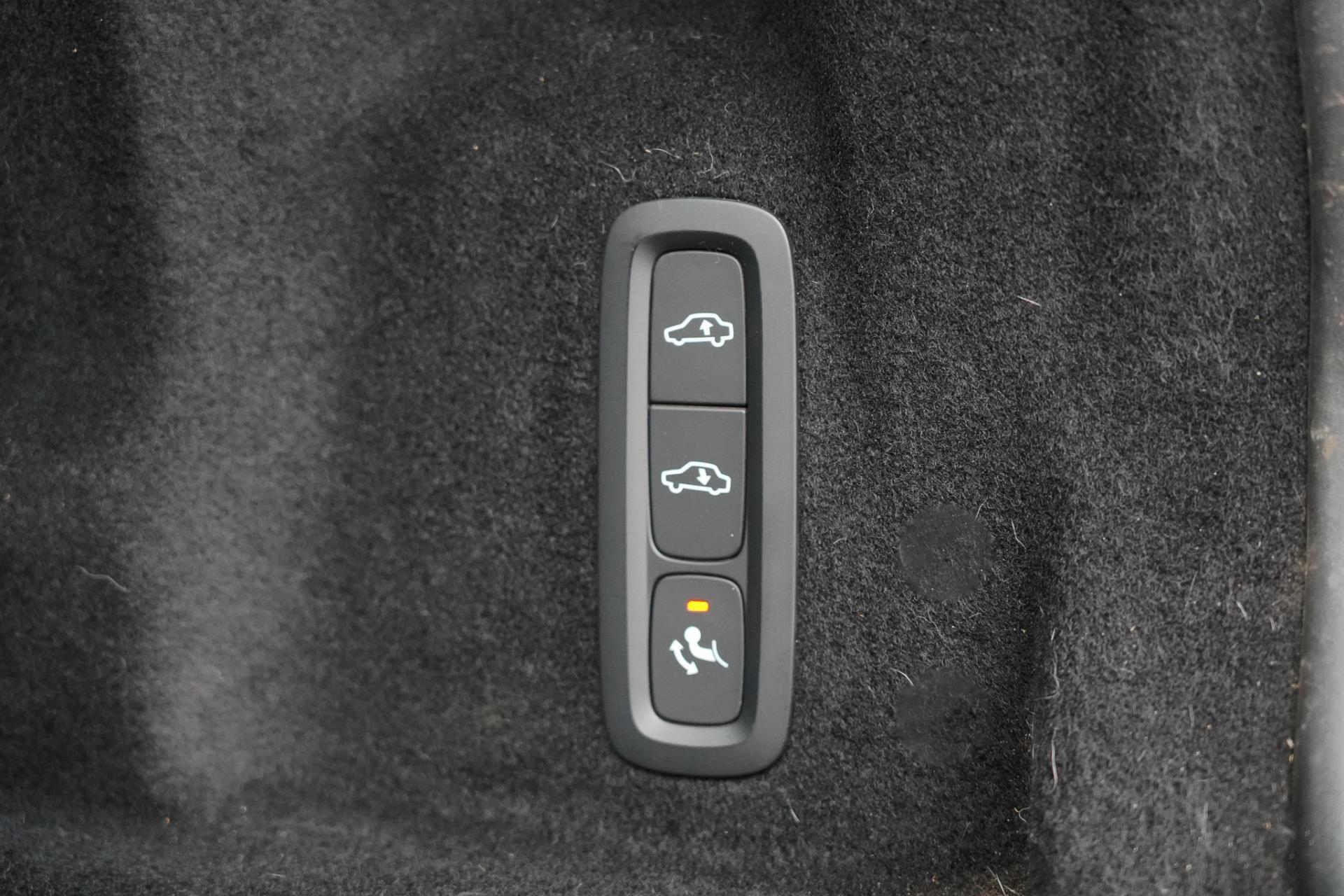 48557278-20.jpg